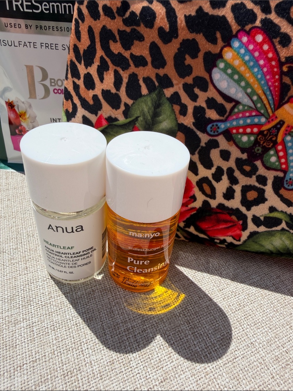 Clinique, Rare Beauty Bundle with Estée Lauder cosmetic pouch - Picture 3 of 3